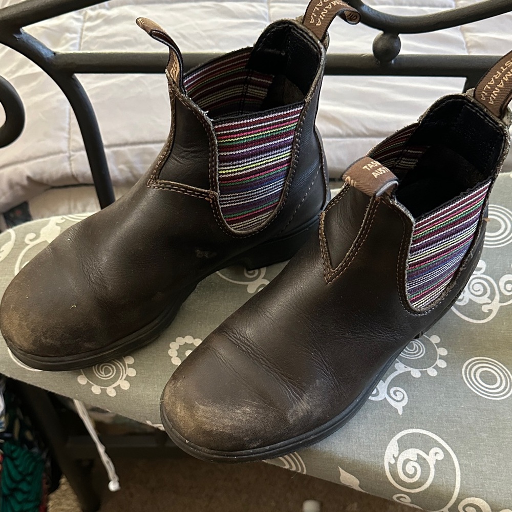 Blundstone Brown Ankle Boots with Striped Accents